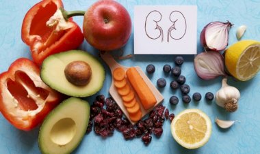 5 أطعمة تناولها بانتظام للحفاظ على صحة الكلى