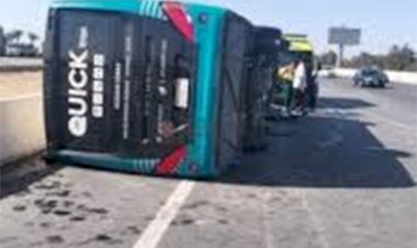 إصابة 8 لاعبين من فريق طائرة الاتحاد فى انقلاب أتوبيس على طريق مطار سفنكس