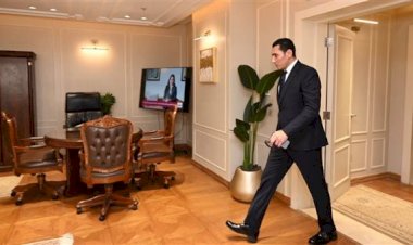 اتحاد الاسكواش ونادي البنك الأهلي يهنئان جوهر نبيل بتعيينه وزيراً للرياضة