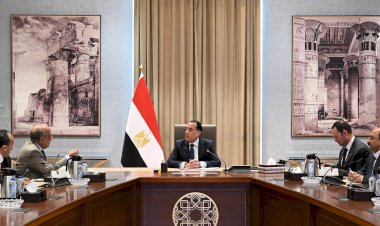 رئيس الوزراء يلتقي نائبه للشئون الاقتصادية لمناقشة عددٍ من ملفات العمل