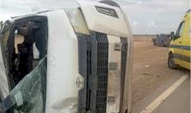 إصابة 8 أشخاص إثر انقلاب ميكروباص فى أطفيح