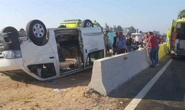 إصابة 4 أشخاص إثر حادث تصادم 3 سيارات بطريق السويس الصحراوى