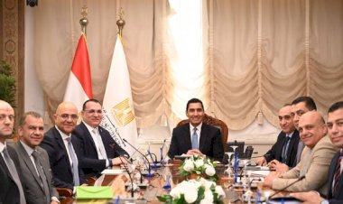 وزير الشباب والرياضة يناقش سبل تطوير منظومة الطب الرياضي