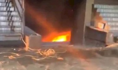 السيطرة على حريق بمخزن بلاستيك أسفل عقار ببنها دون خسائر بشرية