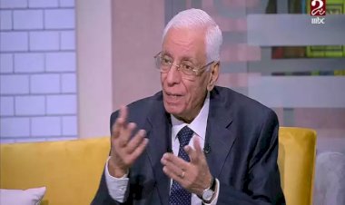 حسام موافي يحذر مرضى السكر: العسل ليس شفاءً لكم ويجب الالتزام بالسعرات الصحيحة