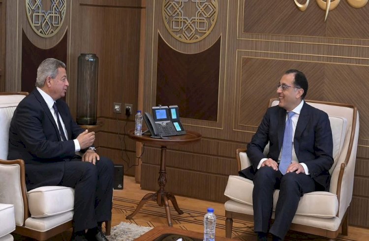 رئيس الوزراء يلتقي رئيس المجلس الأعلى لتنظيم الإعلام ويتلقى التقرير النهائي للجنة تطوير الإعلام المصري