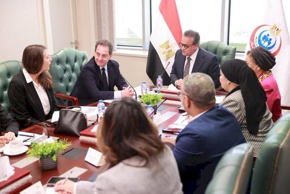 نائب رئيس الوزراء وزير الصحة يستقبل السفير الفرنسي لبحث تعزيز التعاون الصحي