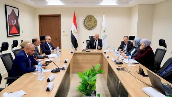 وزير التربية والتعليم يعقد اجتماعًا مع مديرى المديريات التعليمية عبر تقنية الفيديو كونفرانس