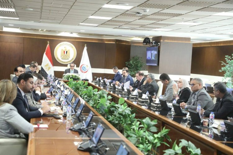 وزير الصحة يتابع الاستعدادات للتشغيل التجريبي لمنظومة التأمين الصحي الشامل بمحافظة المنيا