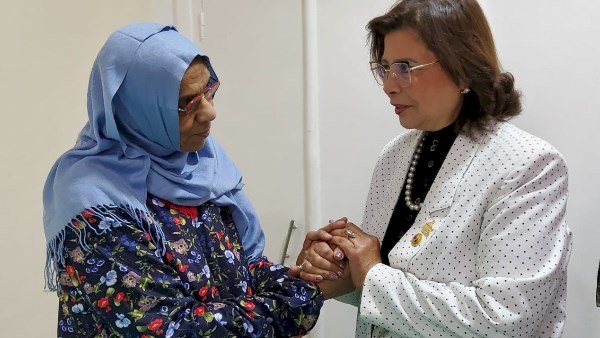 حماة الوطن يزور مهندسة الطاقة الذرية ويستمع لمطالبها ويؤكد حرصه الدائم على دعم المواطنين