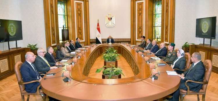 الرئيس السيسي يجتمع مع مجلس أمناء الأكاديمية الوطنية لتدريب وتأهيل الشباب
