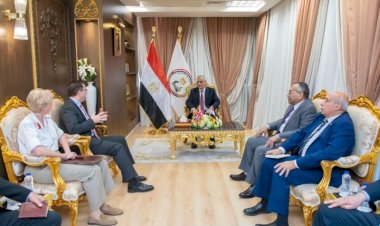 وزير الدولة للإنتاج الحربي يستقبل السفير البريطاني بالقاهرة لبحث أوجه التعاون المشترك