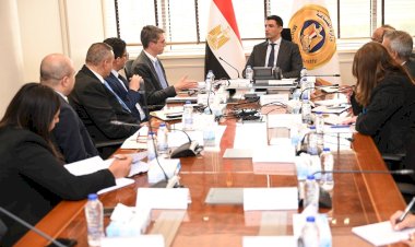 وزير الصناعة يبحث مع وفد البنك الدولي ومؤسسة التمويل الدولية سبل دعم المشروعات الصناعية في مصر