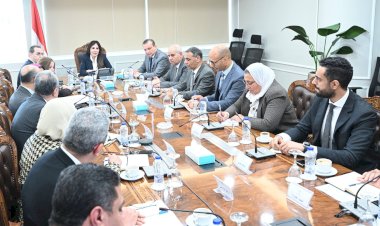 وزيرة الإسكان تبحث إجراءات وآليات طرح وحدات سكنية بنظام الإيجار