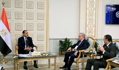 رئيس الوزراء يلتقي رئيس شركة "شيفرون" العالمية للاستكشاف والإنتاج