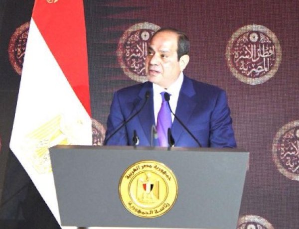 الرئيس السيسى: نستهلك منتجات بترولية بـ20 مليار دولار فى السنة وقيمة فاتورة الكهرباء الحقيقية 4 أضعاف الحالية