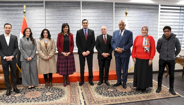 وزير الشباب والرياضة يلتقي السفيرة نبيلة مكرم لاستعراض نتائج المرحلة الأولى من مراكز السلامة النفسية والاستعداد للمرحلة الثانية