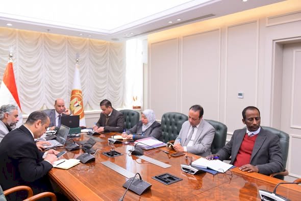 وزير العمل يعقد اجتماعًا مع مديريات دمياط والدقهلية والغربية والمنوفية