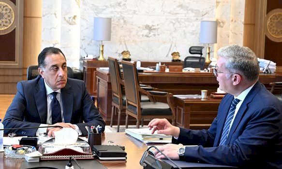 الوزراء يوافق لوزارة البترول والثروة المعدنية على التعاقد لإجراء مسح جوي للمناطق الواعدة بالمعادن