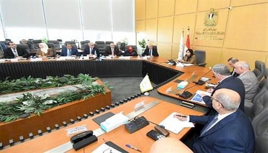 وزيرة الإسكان تترأس الاجتماع الدوري للجنة المرافق لمتابعة منظومة العمل بقطاعات مياه الشرب والصرف الصحي