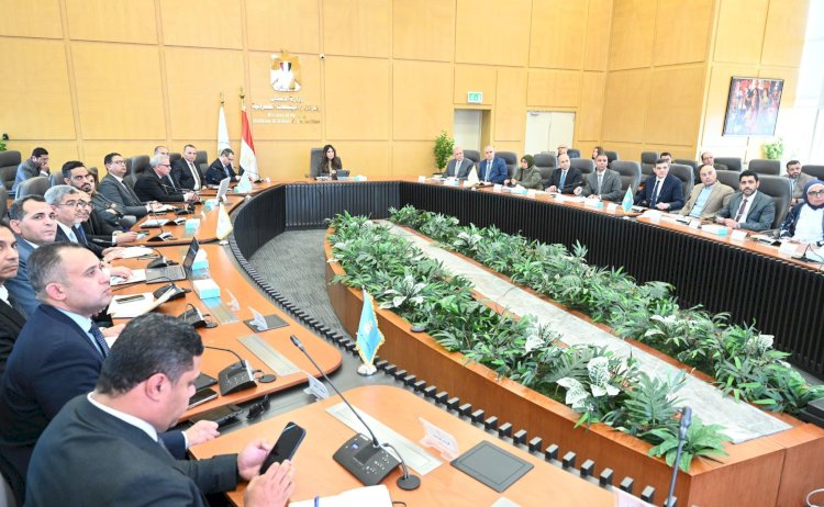 وزيرة الإسكان تعقد اجتماعًا موسعًا لمتابعة الموقف التنفيذي لمشروعات الإسكان التي تنفذها مختلف جهات الوزارة