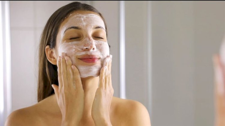 خطة سريعة لإنقاذ البشرة المرهقة قبل عيد الفطر.. خطوات بسيطة لاستعادة النضارة في وقت قياسي