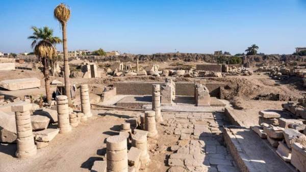 السياحة والآثار: الانتهاء من مشروع إعادة تركيب وترميم بوابة سور الملك رمسيس الثالث