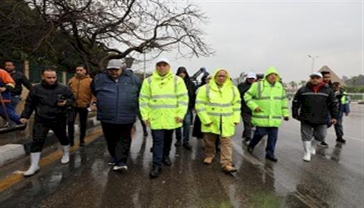 محافظ القاهرة: نشر 137 معدة و24 ألف بالوعة لتصريف مياه الأمطار