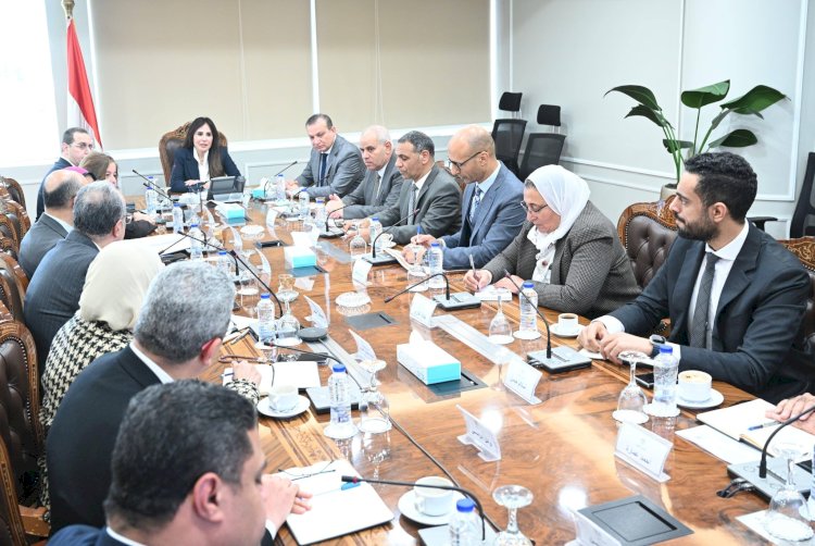 وزيرة الإسكان تبحث إجراءات وآليات طرح وحدات سكنية بنظام الإيجار