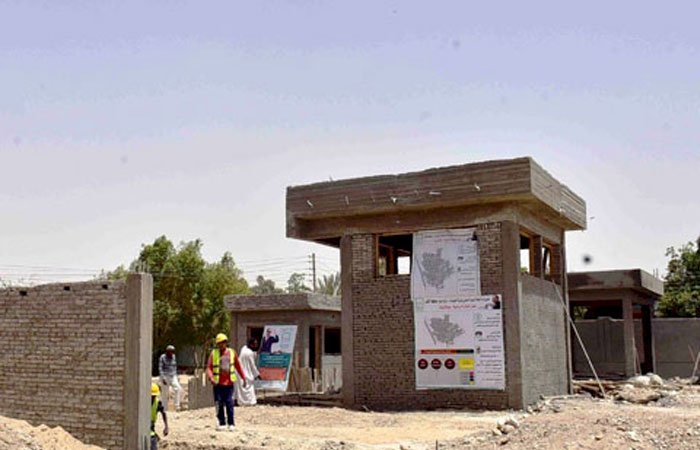 حياة كريمة بالأقصر.. تواصل العمل فى إنشاء غرف منزلية بقرية ترعة ناصر بإسنا