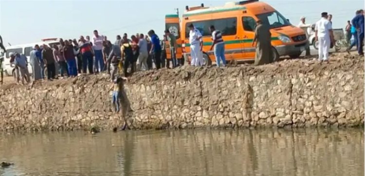 زفة عروسين وراء انقلاب سيارة بترعة المريوطية ومصرع 3 أشخاص