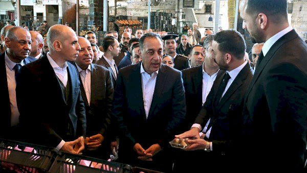 رئيس الوزراء يتفقد مكونات سوق العبور لتجارة الجملة وقطاعاتها المختلفة