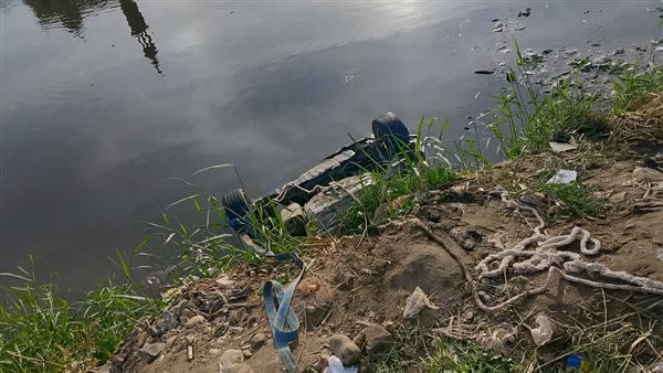 انقلاب سيارة إسعاف فى ترعة المريوطية بالبدرشين