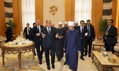 وزير الأوقاف يستقبل وفدًا رسميًّا من أوزبكستان بمسجد مصر الكبير