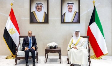 وزير الخارجية يعقد مباحثات مع نظيره الكويتي ويؤكد تضامن مصر الكامل مع دولة الكويت الشقيقة