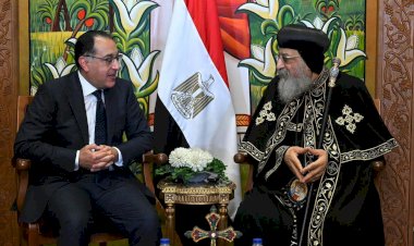 رئيس الوزراء يهنئ قداسة البابا تواضروس الثاني بعيد القيامة المجيد