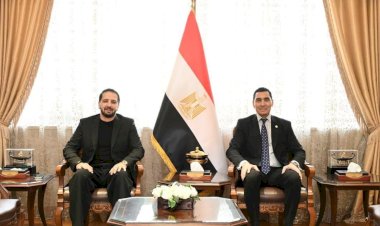 وزير الشباب والرياضة يبحث مع الرئيس التنفيذي لشركة  " MBG "  سبل التعاون في تنمية وبناء الإنسان المصرى  .