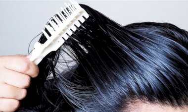 خلطات طبيعية وخفيفة للشعر الدهني لا تترك أثرا بعد استخدامها