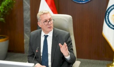 وزير البترول يعقد عبر الفيديو كونفرانس الجمعية العامة لشركة أسيوط الوطنية لتصنيع البترول (أنوبك)