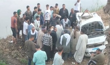 مصرع عاملين وإصابة 12 آخرين في انقلاب ميكروباص ببني سويف