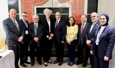 وزير الخارجية يلتقي مع نائب رئيس البنك الدولي للبنية التحتية