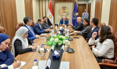 رئيس هيئة الدواء يبحث مع شركة لوريال تعزيز الاستثمار في مستحضرات التجميل