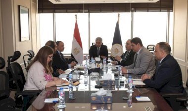 وزير السياحة والآثار يبحث سبل تطوير منظومة العمل في مجال الغوص والأنشطة البحرية في مصر