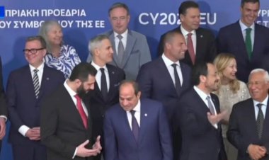 حديث ودى بين الرئيس السيسى ونظيره السورى على هامش اجتماع قبرص