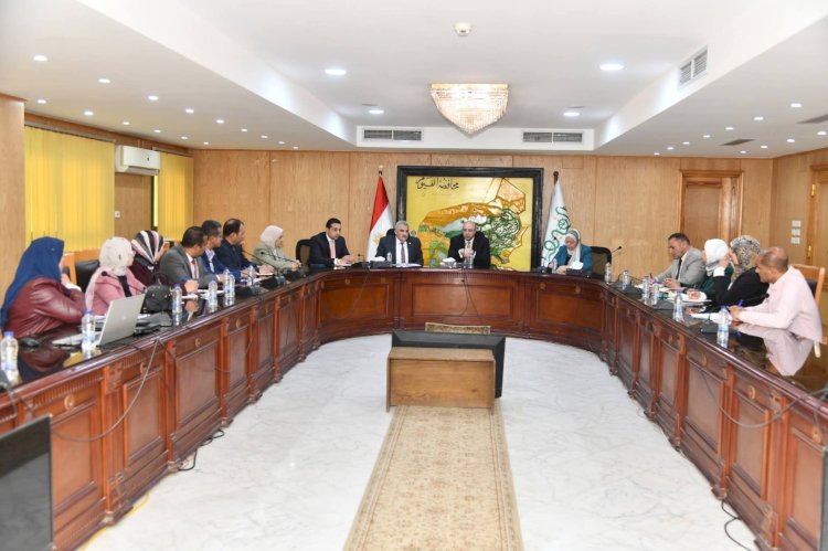 جهاز حماية البحيرات ومحافظة الفيوم يطلقان خطة لتنمية بحيرة قارون واستعادة توازنها البيئي