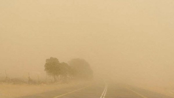 تحذيرات من الهيئة العامة للأرصاد الجوية: شبورة كثيفة ورياح محملة بالأتربة وأمطار متفرقة