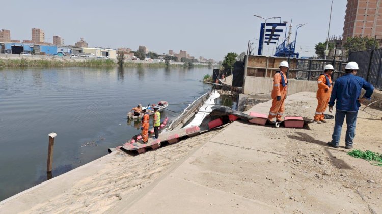 الجهاز التنظيمي والقابضة للمياه: لا تأثير على جودة مياه الشرب نتيجة تسرب بقعة سولار بترعة الإسماعيلية