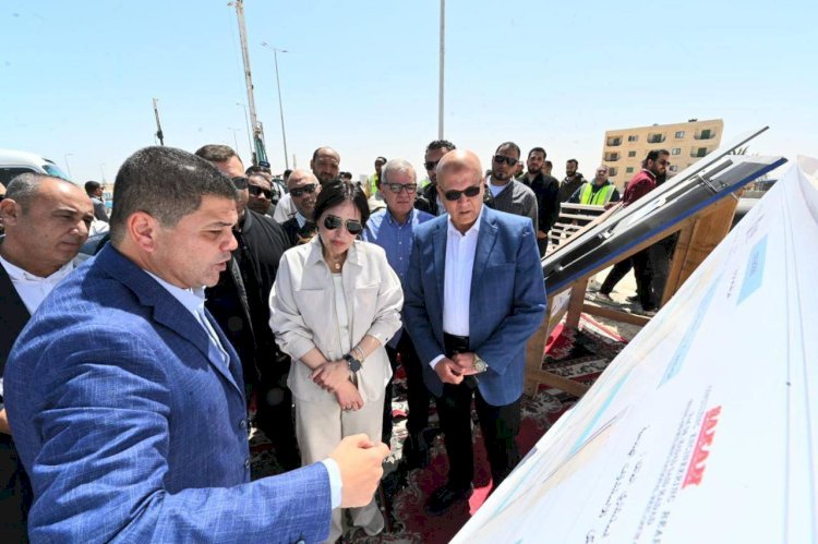 وزيرة الإسكان تتفقد مشروعات البحيرات الجنوبية "نيو مارينا"