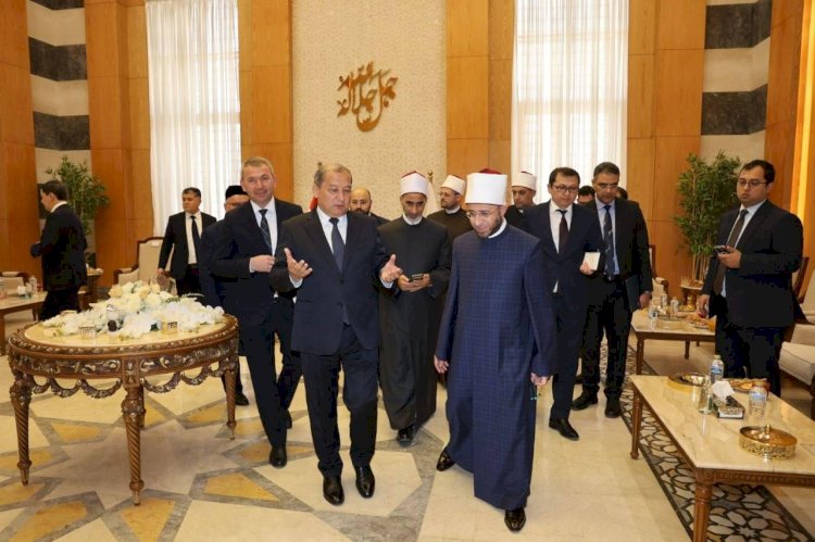 وزير الأوقاف يستقبل وفدًا رسميًّا من أوزبكستان بمسجد مصر الكبير