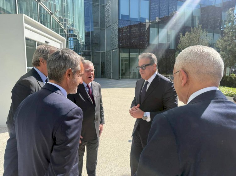 وزير الصحة يلتقي رئيس شركة سيرفيه لبحث توطين صناعة أدوية الأورام والعلاجات المبتكرة